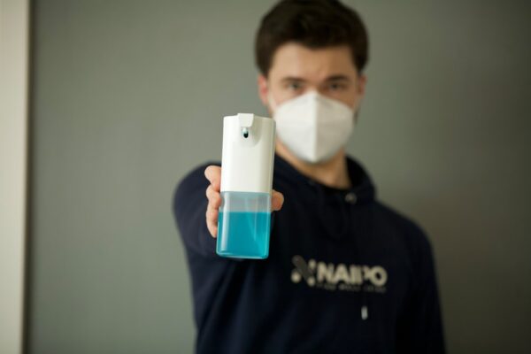 Photo mask spray disinfectant