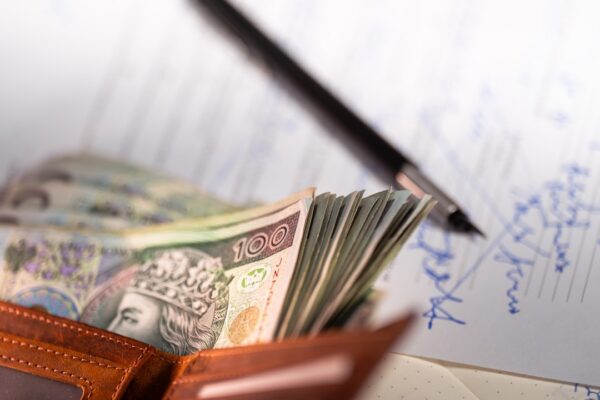 Photo payment to contractor