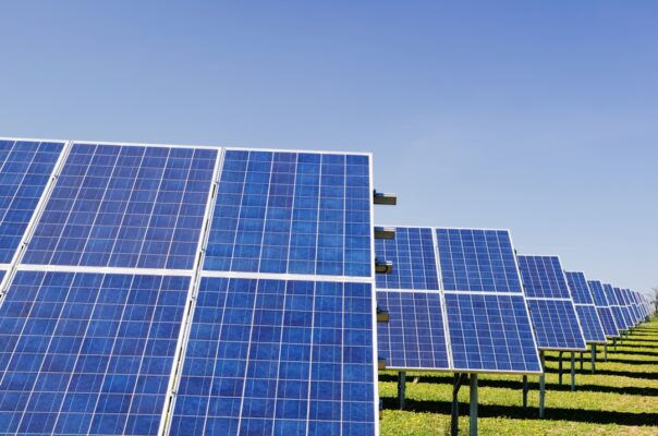 Photo inverter solar cell